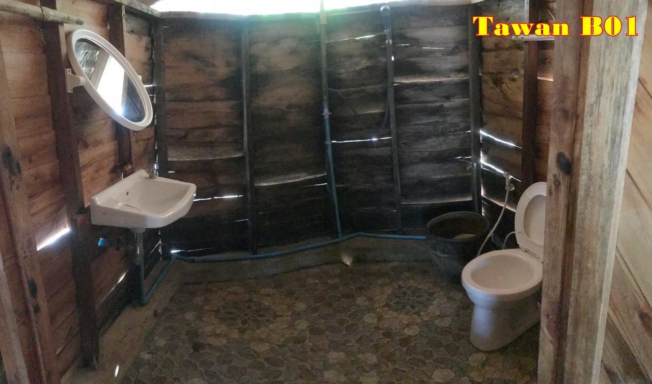 Tawan Bar And Bungalow Hotel Ko Phra Thong Exterior foto
