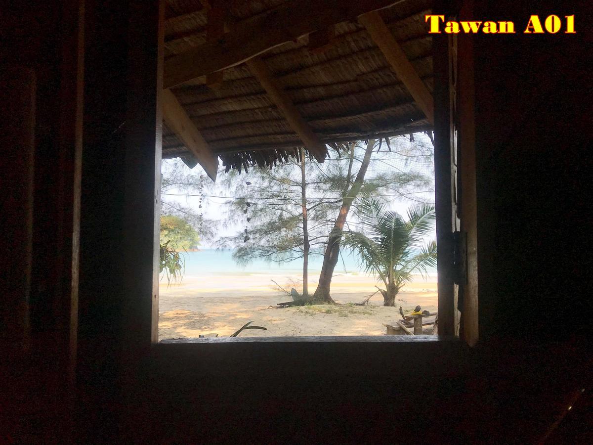 Tawan Bar And Bungalow Hotel Ko Phra Thong Exterior foto